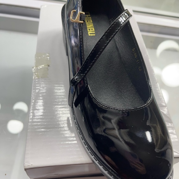 Black vintage Mary Jane shoes with a small heel - Picture 4 of 6